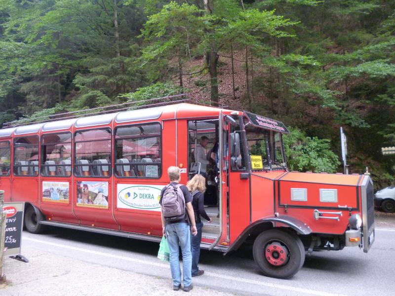 Einstieg in Nationalpark-Express in Hrensko