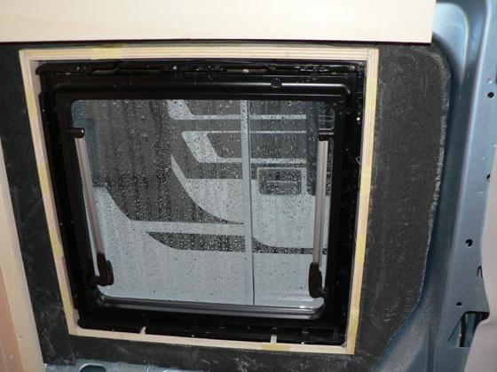 Fenster wurde beim Zusammenbau neu gedichtet.
Box Star 2012